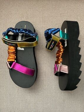 NEW! Kurt Geiger London Girls' Mini Orion Platform Sandals Size 2